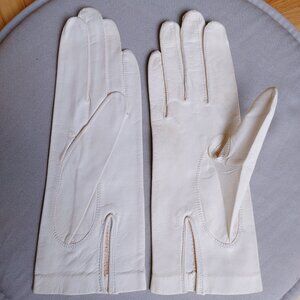 FREE with purchase💯% Leather Gloves with Flaws